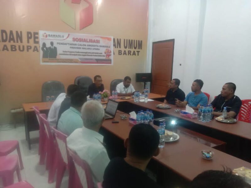 Timsel Bawaslu Provinsi Malut saat mensosialisasikan Syarat pendaftaran calon anggota bawaslu 
