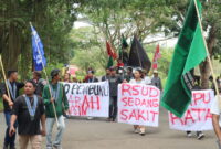 Masa Aksi saat menuju Kantor DPRD Halbar, (Dok.Elang) 