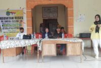 Farida Djama saat melakukan reses di Desa Buo Kecamatan Loloda (dok/Elang)