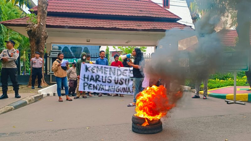 Tampak Kom-Malut Saat menggelar aksi didepan kantor Kemendes-PDTT, (Istimewa).  