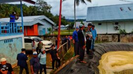 Rombongan PT.Samudra Biru Mangun Kencana Saat berada di lokasi Perikanan.