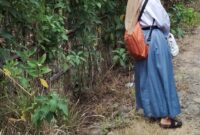 Rukmin siswa SMK 5 Asal desa Tewe yang hendak pulang kerumah, (Dok.Elang). 