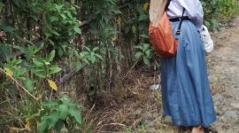 Rukmin siswa SMK 5 Asal desa Tewe yang hendak pulang kerumah, (Dok.Elang). 