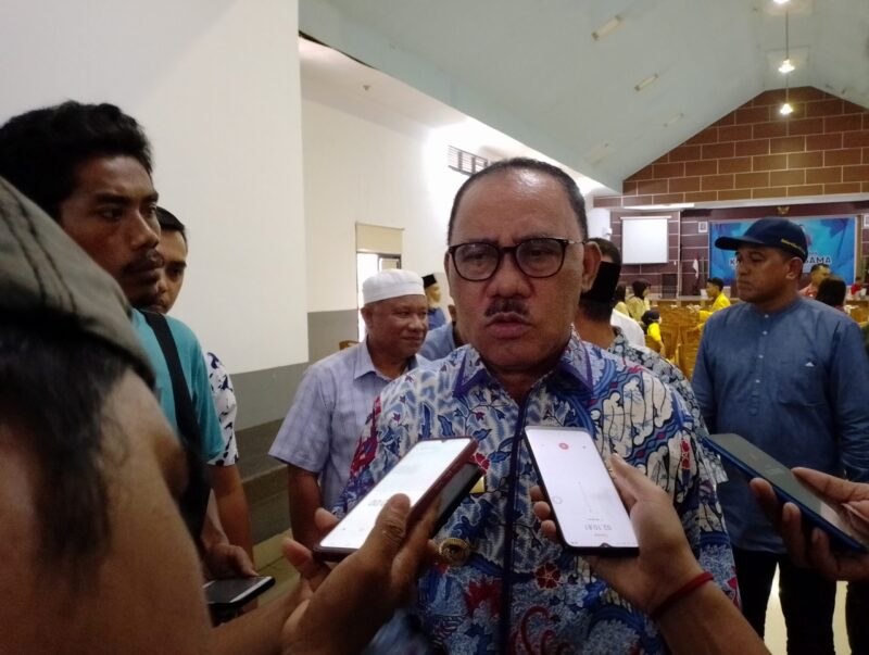 Bupati Halbar, James Uang, (Dok.Elang). 