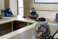 Nampak Direktur RSUD dan Anggota DPRD Halbar Ketika Berdiskusi terkait Kelangkaan Obat, (Dok.Elang). 