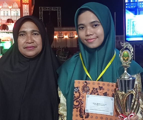 Ferdelina Hafidzah, usai menerima kejuaraan, || Foto: Istimewa