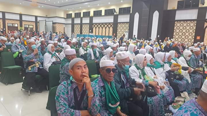 Jamaah Haji asal Halmahera Barat, saat tiba di asrama Haji Makasar, || Foto: Pute