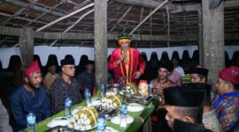 Tampak Ritual Uci Orom Sasadu, || Foto: Istimewa.