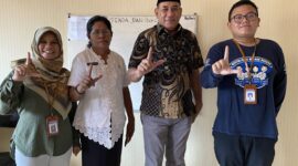 Staf Balai Bahasa Provinsi Maluku Utara, Kepala Bidang Kebudayaan Disdikbud Halbar dan Wakil Ketua I DPRD Halbar, usai pertemuan, || Foto: Elang.