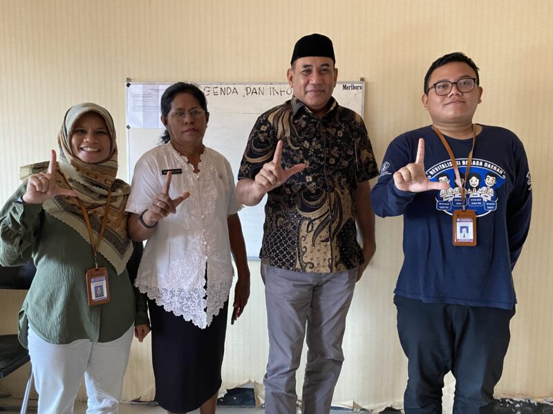 Staf Balai Bahasa Provinsi Maluku Utara, Kepala Bidang Kebudayaan Disdikbud Halbar dan Wakil Ketua I DPRD Halbar, usai pertemuan, || Foto: Elang.