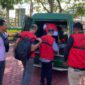 Tampak tersangka saat naik dimobil Tahanan Kejaksaan, || Foto: Elang