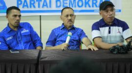 Bupati James Uang (tengah), || Foto: Haryadi.