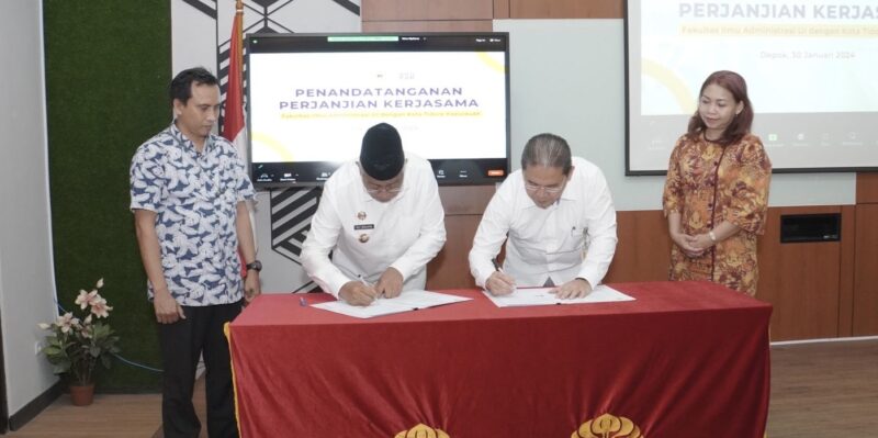 Wali Kota Tidore Kepulauan Ali Ibrahim dan Dekan Fakultas Ilmu Administrasi  (FIA) Universitas Indonesia  Prof  Candra Wijaya, di Lantai III Gedung FIA UI, Selasa (30/1/2024). || Foto: Istimewa