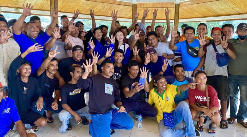 Meri Popala bersama para Bentor di Halmahera Barat, || Foto: Elang 