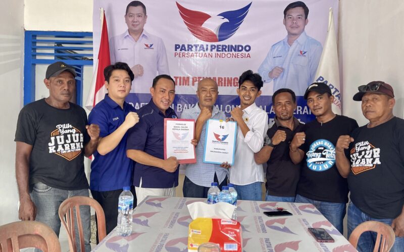 Pembengembalian Formulir Cakada di Partai Perindro Halbar, || Foto: Istimewa