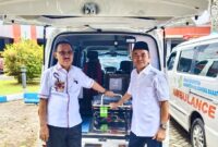 Bupati James Uang dan Wakil Bupati Djufri Muhammad saat melihat langsung Mobil Ambulance, || Foto: Istimewa