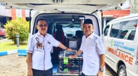 Bupati James Uang dan Wakil Bupati Djufri Muhammad saat melihat langsung Mobil Ambulance, || Foto: Istimewa