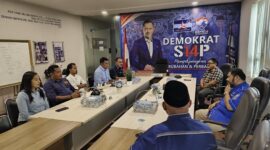 James Uang bersama pengurus DPC Demokrat Halbar saat menyambangi DPP, || Foto: Istimewa