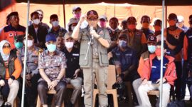 Kepala BNPB saat memberikan sambutan di lokasi Pengungsian, || Foto: Erdit 