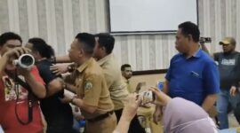 Screenshot video pemukulan. 