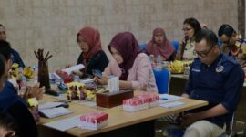 Suasan rapat diruang Bapenda, || Foto: Elang