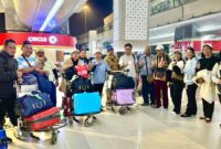 Tampak Rombongan Wisata Rohani saat tiba di Bandara Soekarno Hatta, || Foto: Istimewa.