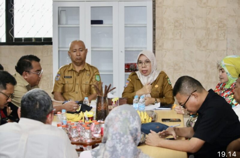 Bappenda Halbar saat menerima Kunjungan DPRD Kota Ternate, || Foto: Istimewa. 