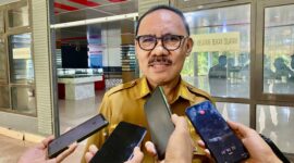 Bupati James Uang, ketika diwawancarai Awak Media. 