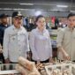 Tampak Wapres, Gubernur Malut dan Bupati Halbar, Saat kunjungi pasar Jailolo, || Foto: Elang